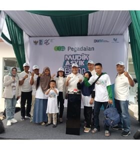 Eka Pebriansyah, Direktur Jaringan, Operasi, dan Penjualan PT Pegadaian melepas pemudik "Mudik Asyik 2024" di PT Pegadaian, Kebon Nanas, Jakarta Timur.(RedI) 